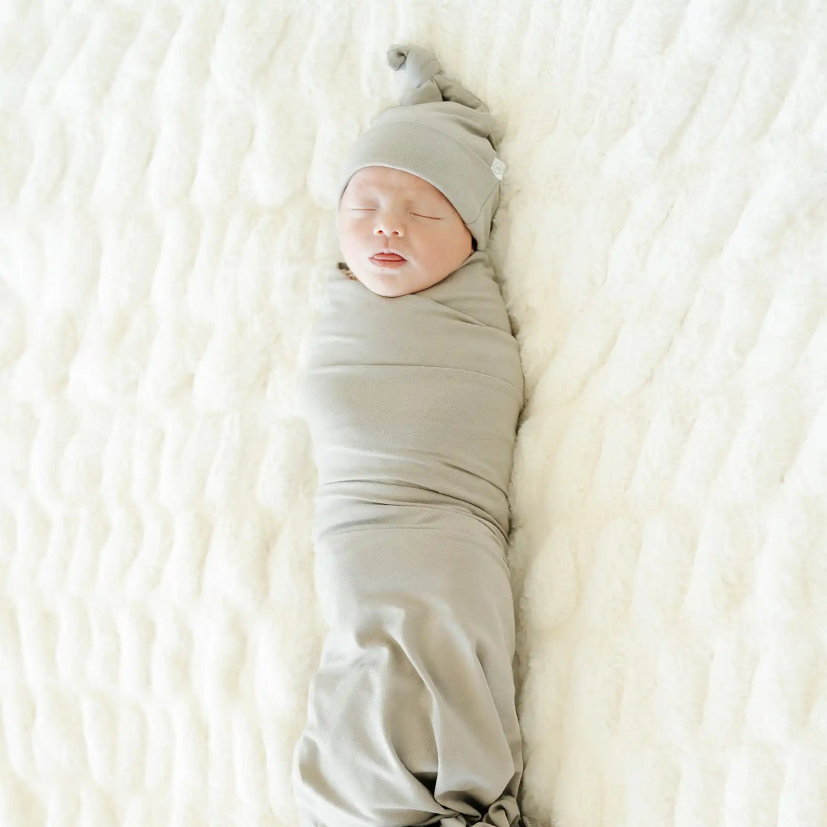 STRETCHY SWADDLES, HATS & BOWS