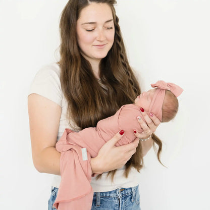 STRETCHY SWADDLES, HATS & BOWS