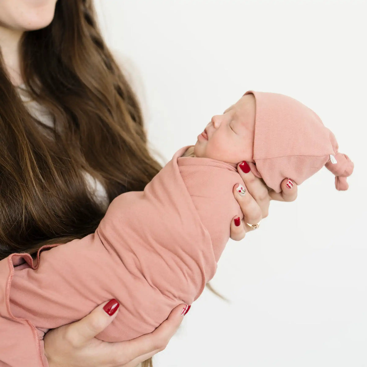 STRETCHY SWADDLES, HATS & BOWS