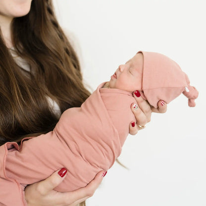 STRETCHY SWADDLES, HATS & BOWS