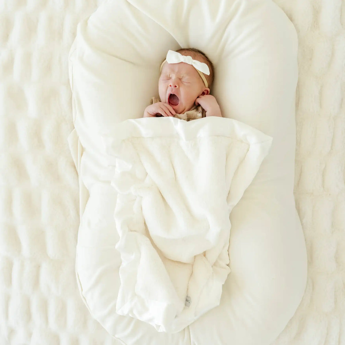 SATIN BORDER MINI BLANKETS