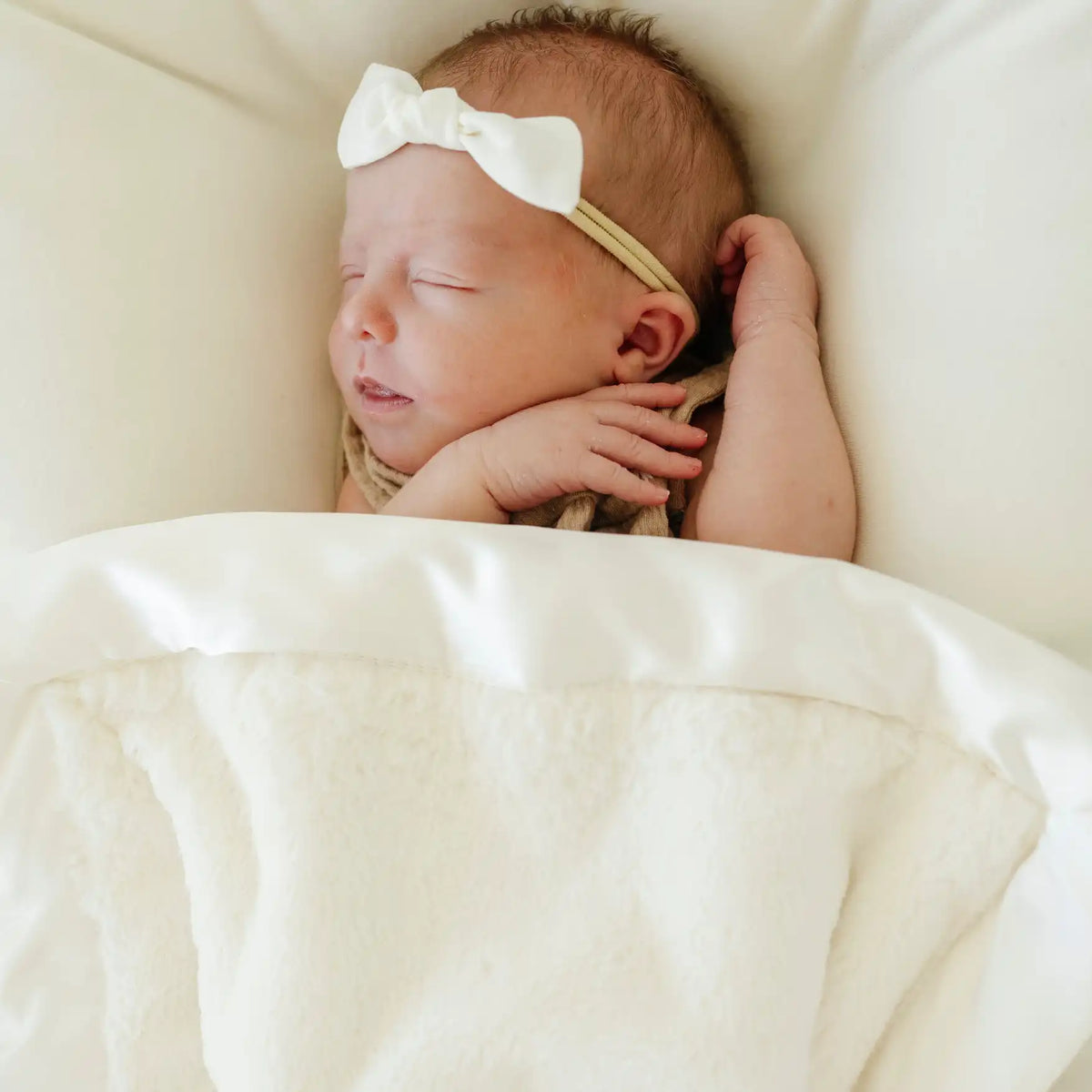 SATIN BORDER MINI BLANKETS