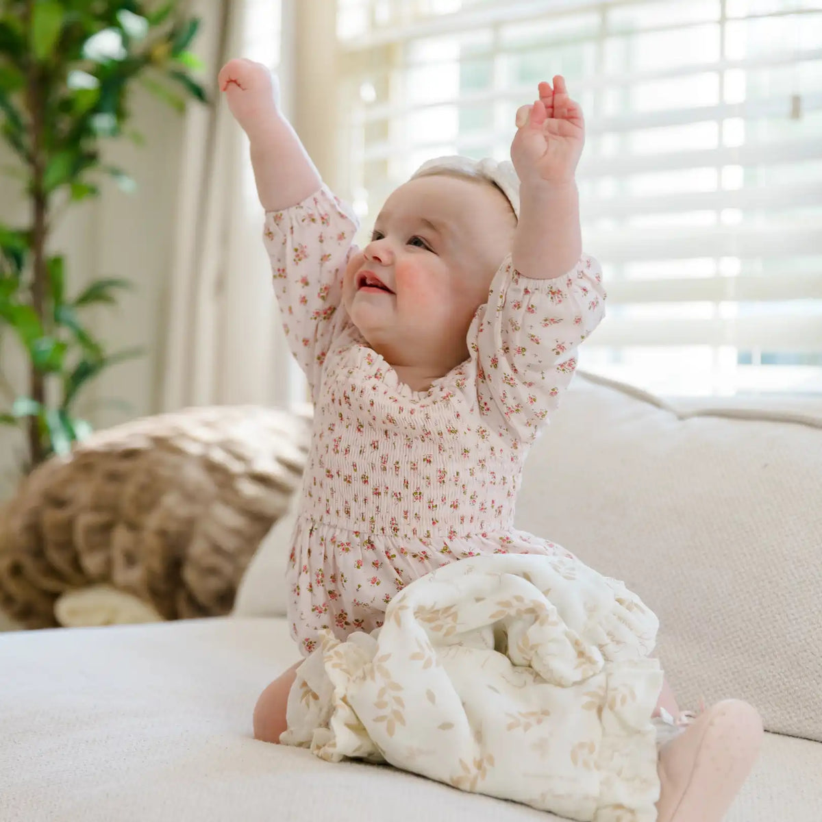 VICTORIA LAWSON BAMBOO RAYON MUSLIN/LUSH BLANKETS