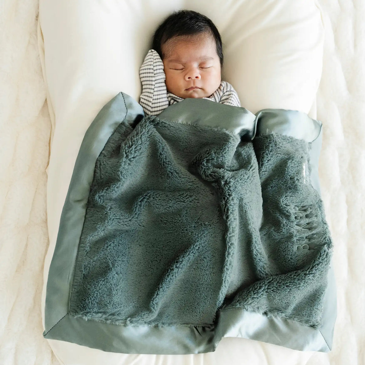 SATIN BORDER MINI BLANKETS