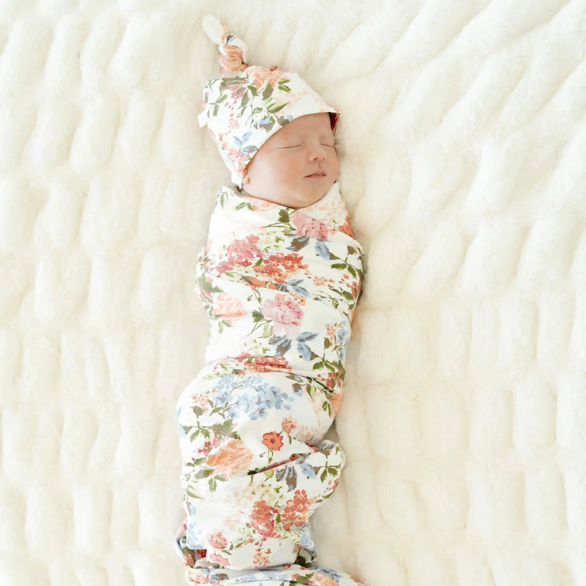 STRETCHY SWADDLES, HATS & BOWS