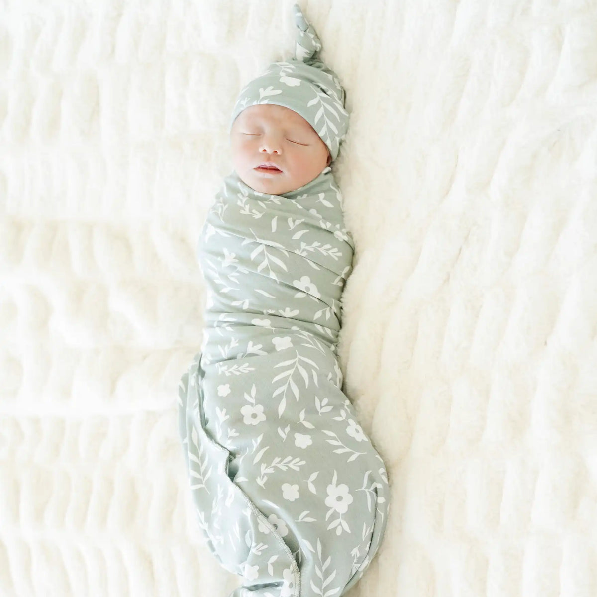 STRETCHY SWADDLES, HATS & BOWS