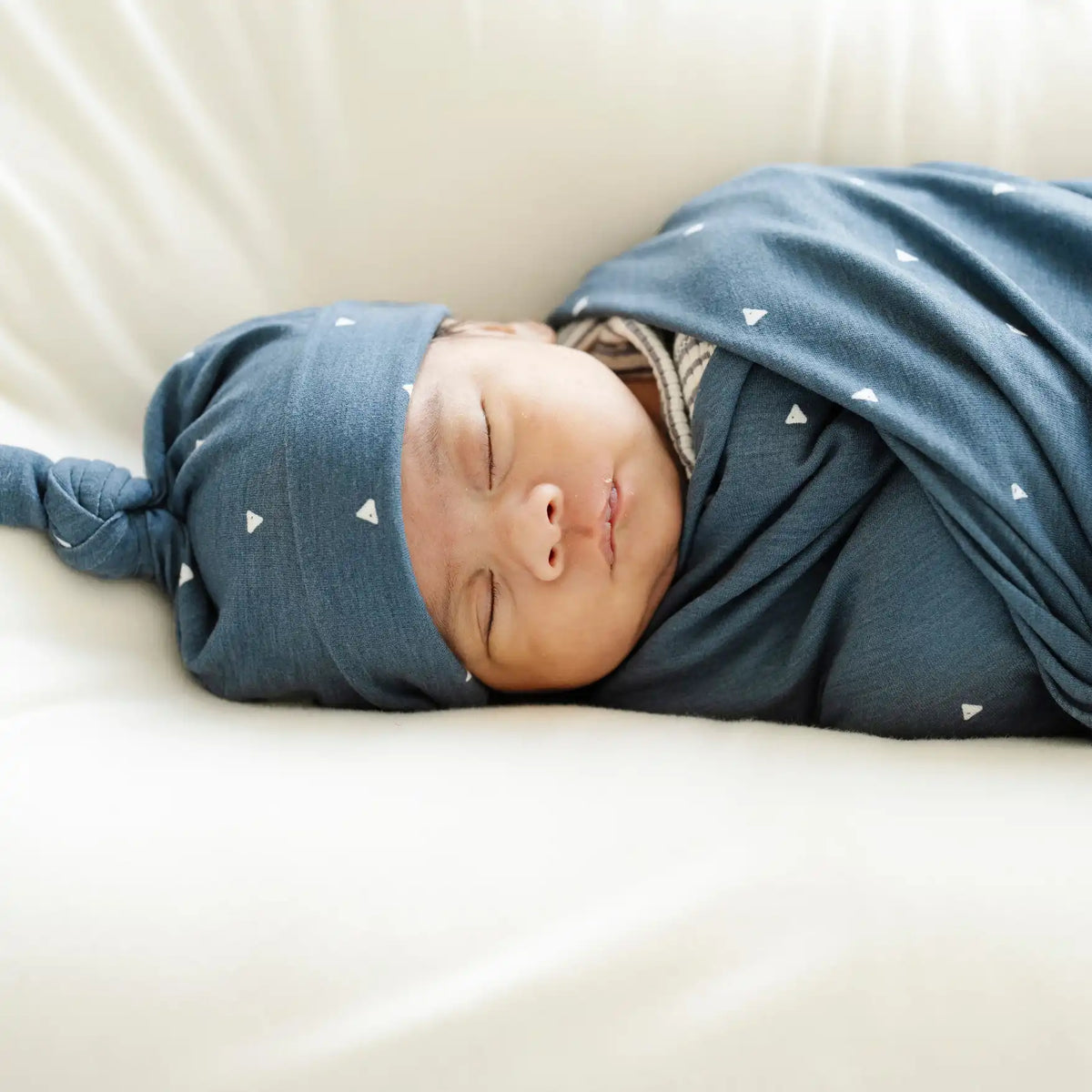 STRETCHY SWADDLES, HATS & BOWS