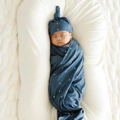 STRETCHY SWADDLES, HATS & BOWS