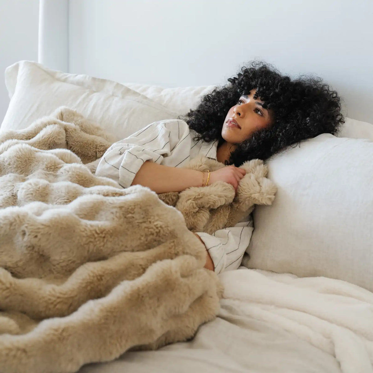 PLUSH FAUX FUR XL THROW BLANKETS