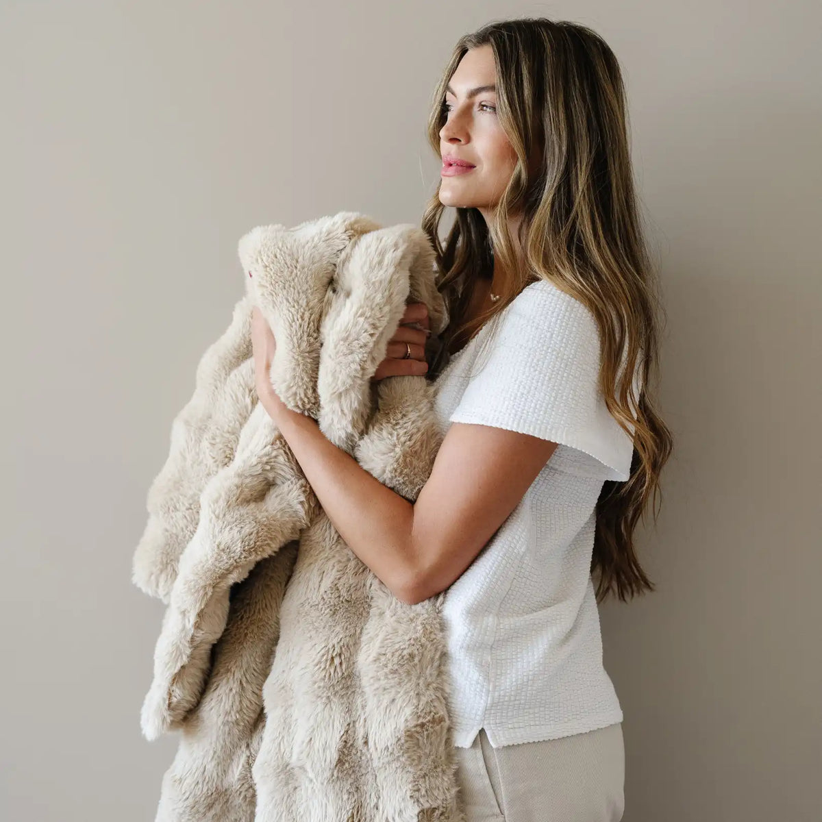 PLUSH FAUX FUR XL THROW BLANKETS