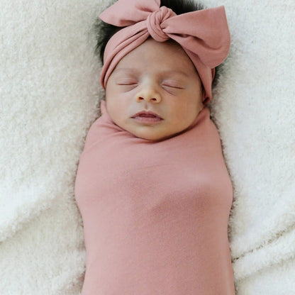 STRETCHY SWADDLES, HATS & BOWS