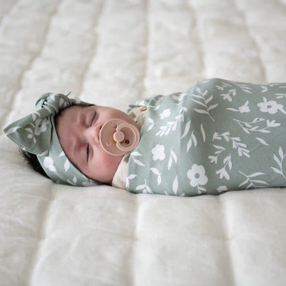 STRETCHY SWADDLES, HATS & BOWS