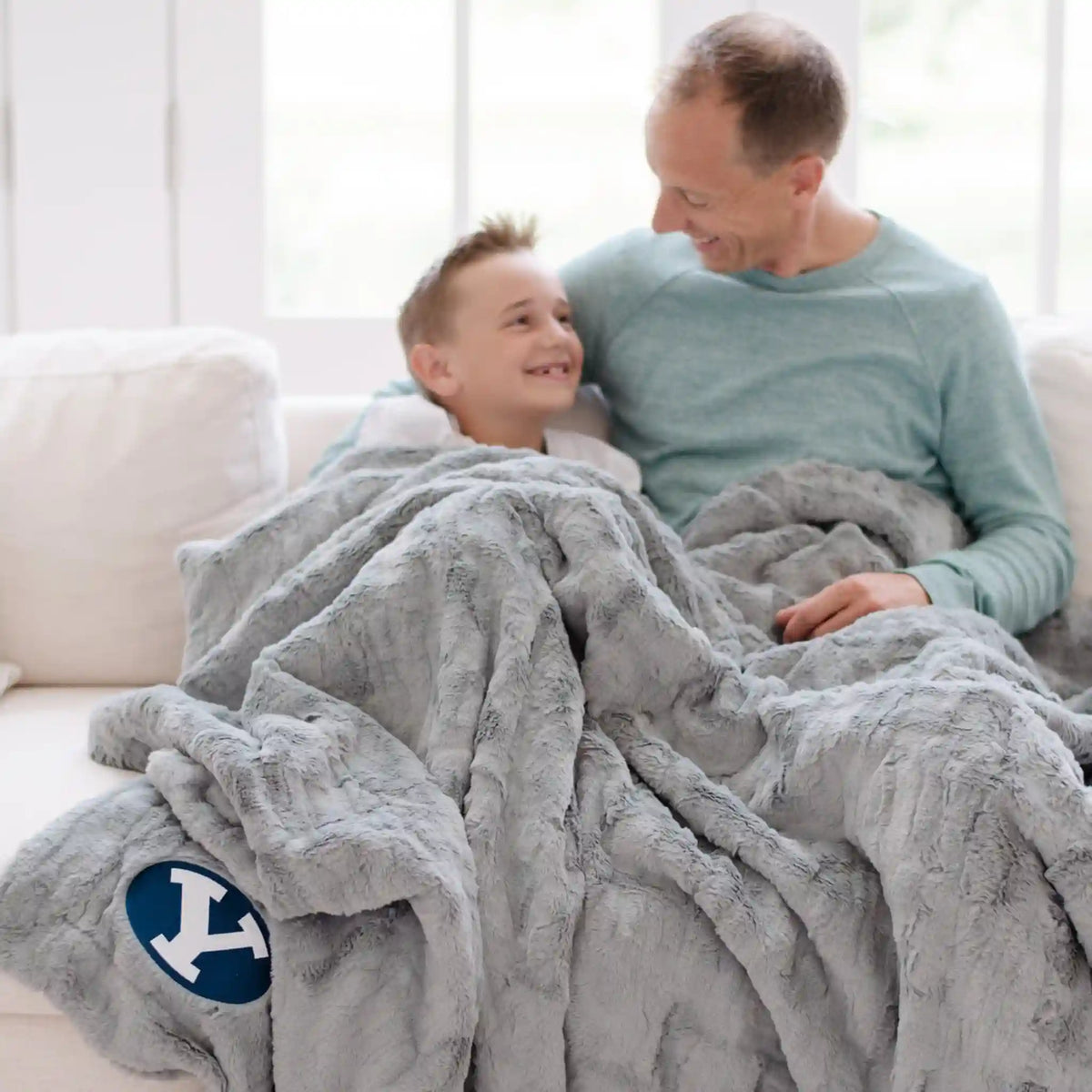 UNIVERSITY FAUX FUR BLANKETS